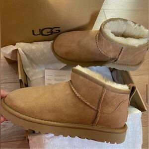 UGG Ultra mini chestnut (Youth size 6)